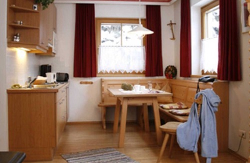 Panzendorf Apartment | Apartment 2 - Terrace - Alberta's House