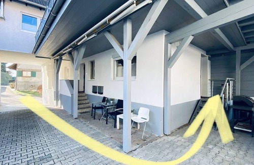 Schmieheim Apartment | Apartment 2 with covered parking lot near the Europapark