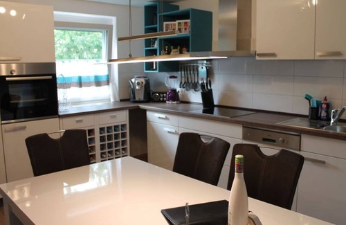 Beuren Apartment | Apartment '2' with Shared Terrace, Balcony and Wi-Fi
