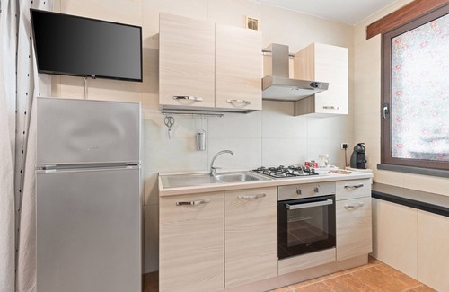Cabras Apartment | Apartment '2' with Shared Garden, Wi-Fi and Air Conditioning