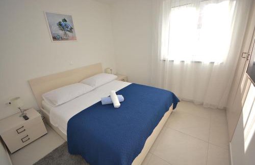 Turanj Apartment | Apartment 2 with the swimming pool