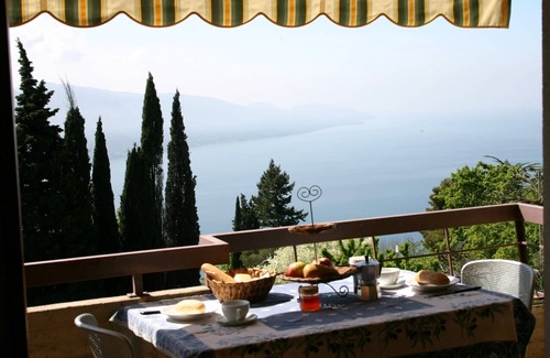 Gardola Apartment | Apartment 206 for up to 6 people from 70, - €/night incl w-lan free lake view