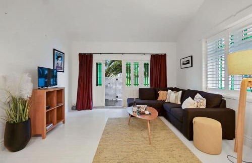 Rewa Apartment | Apartment 22 - stylish retreat in central location