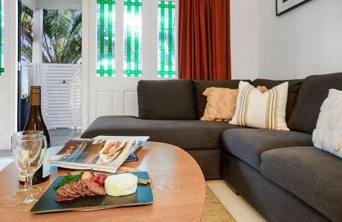 Rewa Apartment | Apartment 22 - stylish retreat in central location