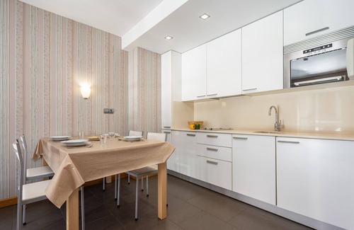 Cangas de Onis Apartment | Apartment '2ºa Apartamento 2 Adultos Y 2 Niños' with Balcony and Wi-Fi