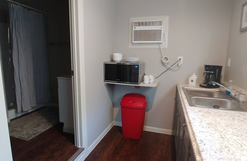Milam Apartment | Apartment 3 - 2760 Carters Ferry Road Milam Texas. Free Ice !