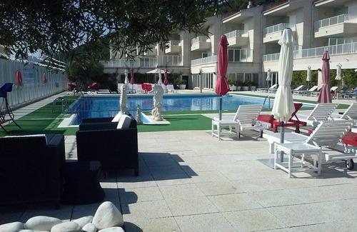 L'Estartit Apartment | APARTMENT (3 ADULTS + 2 CHILDREN) POOL VIEW