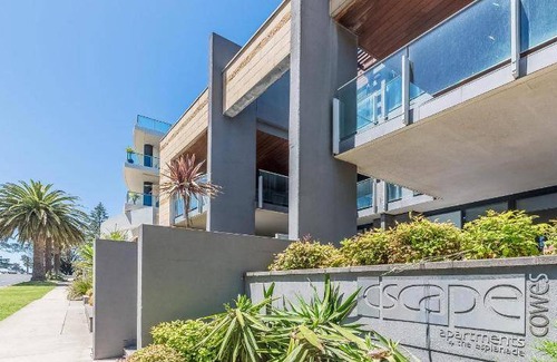 Cowes Apartment | Apartment ∙ 3 bedrooms ∙ 8 guests