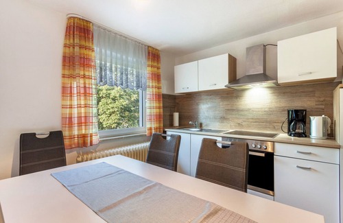 Usseln Apartment | Apartment '3 Kirsche' with mountain views, shared garden and Wi-Fi