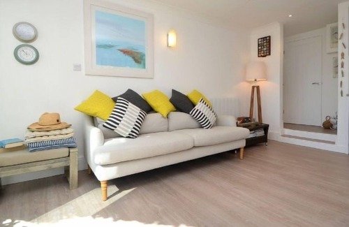 Stoke Fleming Apartment | Apartment 3 White Ladies in Stoke Fleming - 2 persons, 1 bedrooms