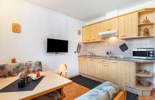 Badia Apartment | Apartment '3' with Mountain View, Shared Garden and Wi-Fi