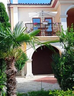 Elenite House | Apartment 300m from private beach VILA ROMANA Royal Castle