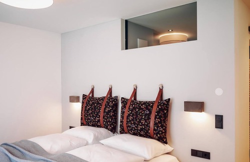 Mittelberg Apartment | ApARTment 4 - 4 bedrooms, 3 showers / toilets, south-facing terrace - WalserART
