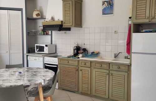 Pleherel-Plage-Vieux-Bourg Apartment | Apartment 4/6 people 50m2 Ground floor + closed courtyard of 30m2 100m from the beach
