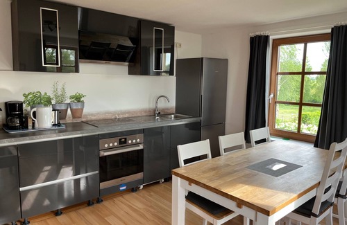 Stove Apartment | Apartment 4 with 2 bedrooms (2-5 pers.) on the upper floor - Villa Seeheim vacation property directly on the waterfront