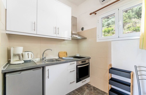 Agios Georgios Pagon Apartment | Apartment '4' with Sea View, Wi-Fi and Air Conditioning