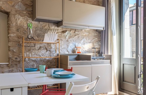 Old Town Apartment | Apartment '5 Limón' with Balcony, Wi-Fi and Air Conditioning