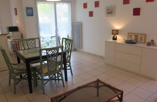 Marans Apartment | Apartment 62m Poitevin marshes/2 bedrooms/pool/secure resid