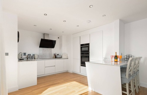 Tenby Apartment | Apartment 8 Waterstone House - Luxury Sea Views