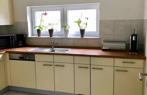 Ludwigshafen Apartment | Apartment 'Annabelle' with Private Terrace and Wi-Fi