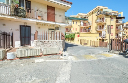 Chianchitta-Pallio Apartment | Apartment "A Due Passi dal Mare" with Mountain View, Balcony & Wi-Fi