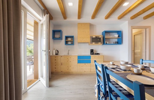 Tremosine Apartment | Apartment 'Agriturismo Hegemone Panorama' with Mountain View, Shared Terrace and Wi-Fi
