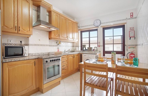 Peniche de Cima Apartment | Apartment 'A O - La Source' with Balcony and Wi-Fi