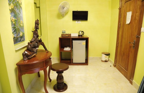 Sangkat Sla Kram Apartment | Apartment A with Swimming Pool - Kravan Flower