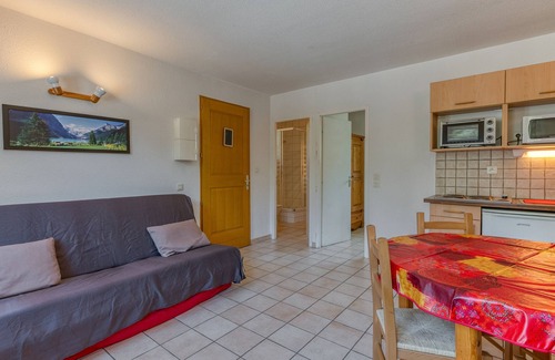Le Bourg-d'Oisans Apartment | Apartment 'A4 Lapin' with Mountain View, Shared Garden and Wi-Fi