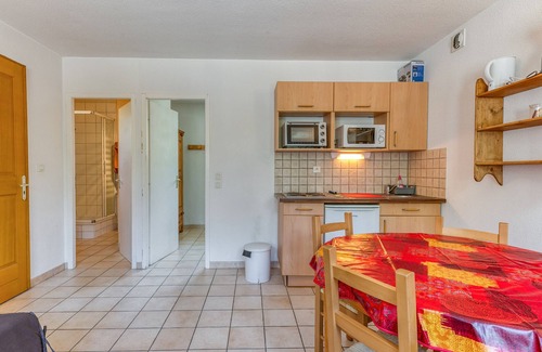 Le Bourg-d'Oisans Apartment | Apartment 'A4 Lapin' with Mountain View, Shared Garden and Wi-Fi