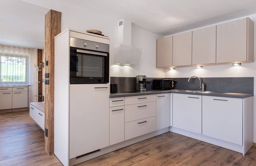 Maranza Apartment | Apartment Abendrot with Mountain View, Balconies & Wi-Fi