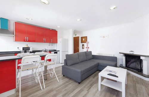 Cacem Apartment | Apartment 'Agualva Happy' with Wi-Fi