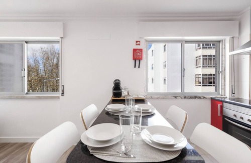 Cacem Apartment | Apartment 'Agualva Happy' with Wi-Fi