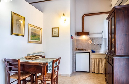 Grosseto Apartment | Apartment 'Aia' with Private Garden, Wi-Fi and Air Conditioning