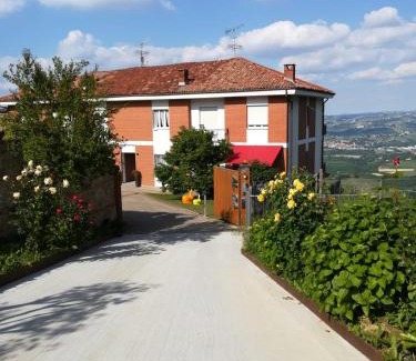 La Morra Apartment | Apartment AL34