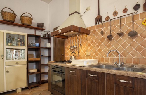 Alghero Apartment | Apartment 'ALBACHIARA' with Private Terrace, Private Garden and Wi-Fi