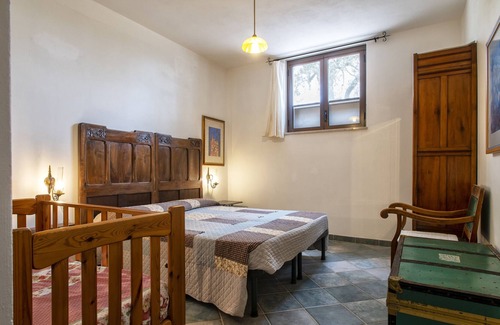 Alghero Apartment | Apartment 'ALBACHIARA' with Private Terrace, Private Garden and Wi-Fi