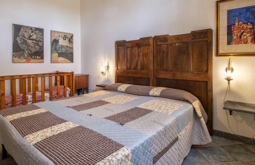 Alghero Apartment | Apartment 'ALBACHIARA' with Private Terrace, Private Garden and Wi-Fi