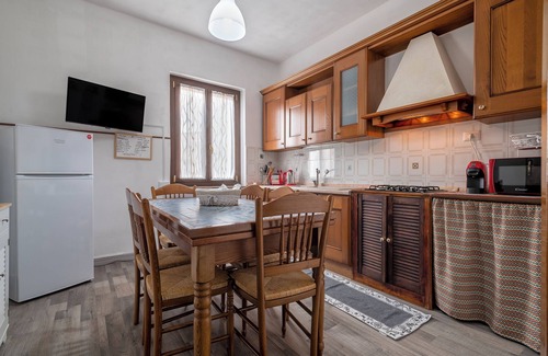 La Pietraia Apartment | Apartment 'Alcivico26' with Balcony, Wi-Fi and Air Conditioning