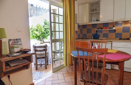 Silves Apartment | Apartment "Algarve Family Friendly Cottage" with Shared Pool & Wi-Fi