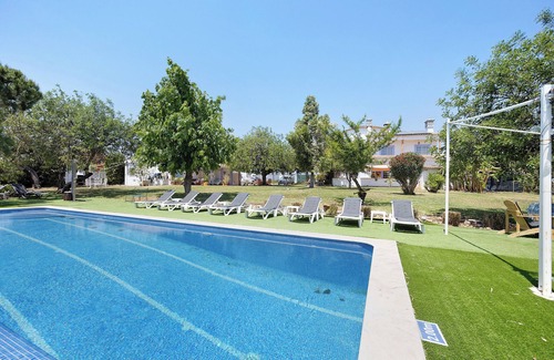 Silves Apartment | Apartment "Algarve Family Friendly Cottage" with Shared Pool & Wi-Fi