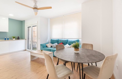 Aguilas Apartment | Apartment 'Alojamiento Entero En Aguilas' with Balcony, Wi-Fi and Air Conditioning