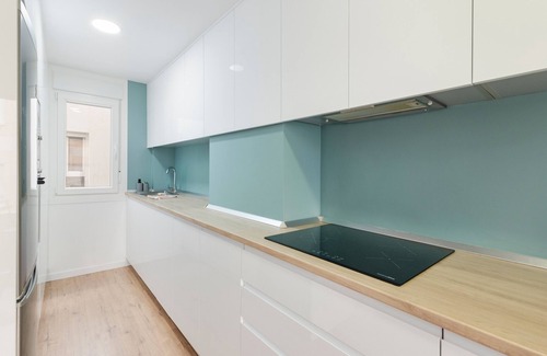 Aguilas Apartment | Apartment 'Alojamiento Entero En Aguilas' with Balcony, Wi-Fi and Air Conditioning