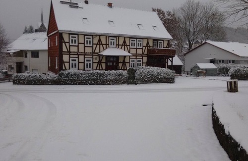Bad Wildungen Apartment | Apartment 'Alte Schule' with Shared Garden and Wi-Fi