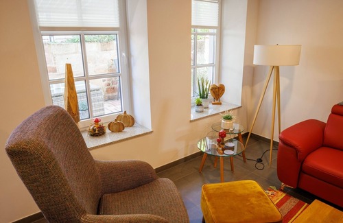 Aua Apartment | Apartment 'Alter Kuhstall' with Private Terrace and Wi-Fi