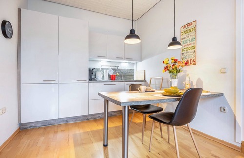 Nienstadt Apartment | Apartment 'Alter Laden' with Private Terrace, Shared Garden and Wi-Fi