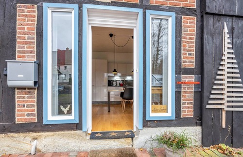 Nienstadt Apartment | Apartment 'Alter Laden' with Private Terrace, Shared Garden and Wi-Fi