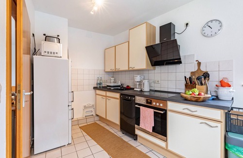 Beuren Apartment | Apartment 'Am Backhaus' with Balcony and Wi-Fi