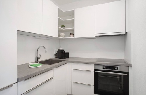 Bregenz Apartment | Apartment 'Am Bodensee' with Mountain View, Shared Garden and Wi-Fi