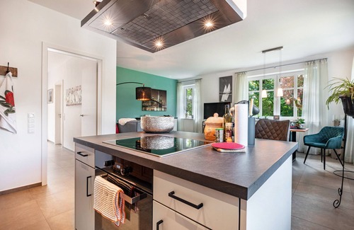 Boesel Apartment | Apartment 'Am Kronsberg' with Shared Garden, Wi-Fi and Air Conditioning